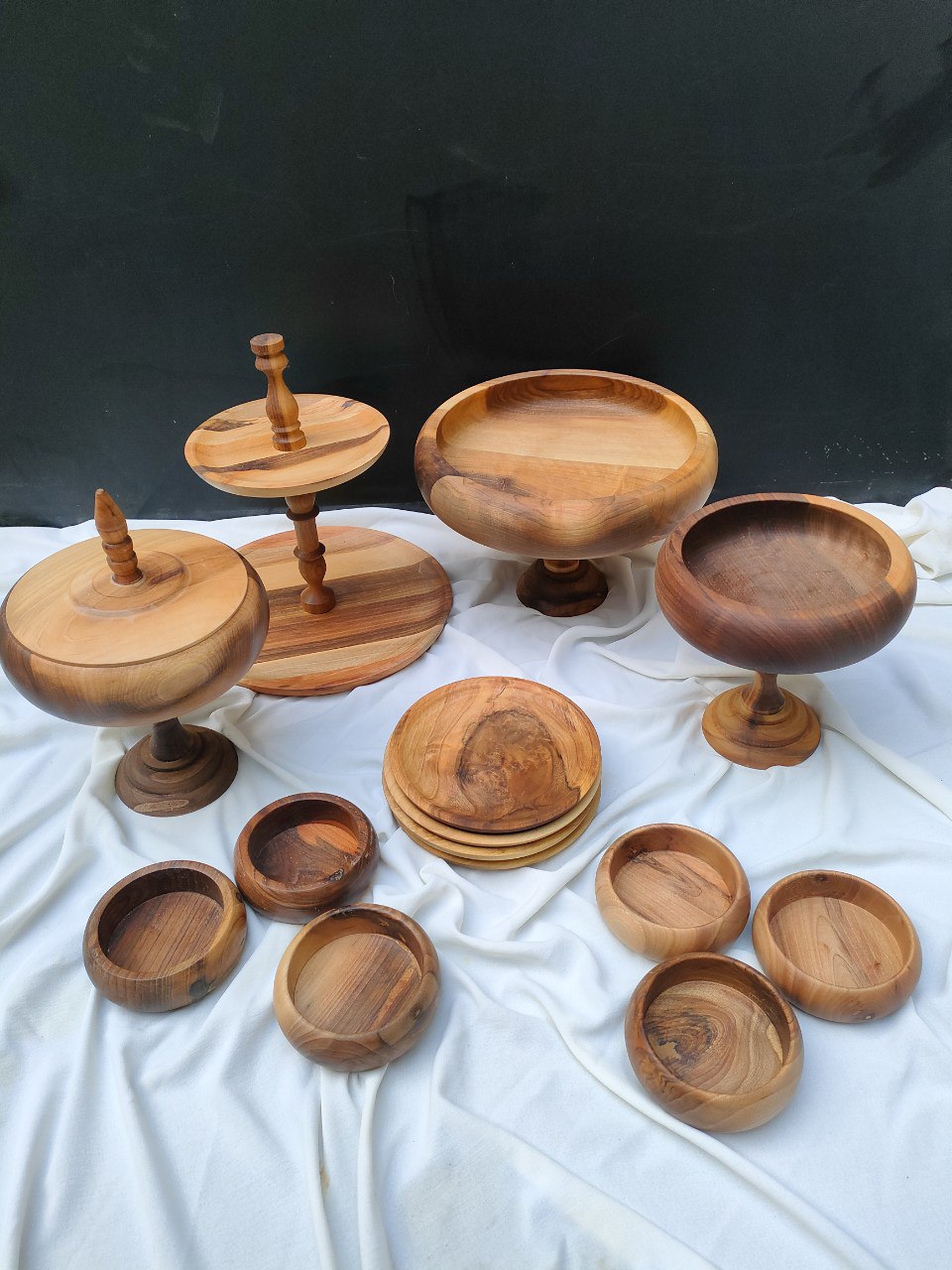 ست پذیرایی کامل و مجلل چوب گردو ۱۶ تکه